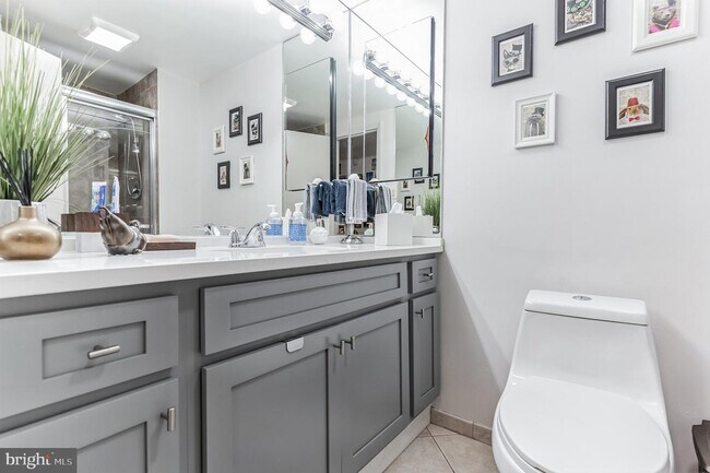 Foto del edificio - 6301 Stevenson Ave