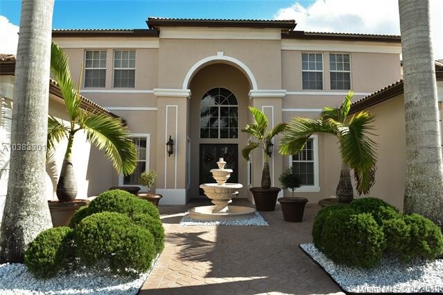 Building Photo - 625 Enclave Cir W