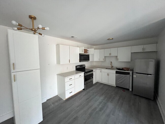 Foto del edificio - 7111 Porcher Dr