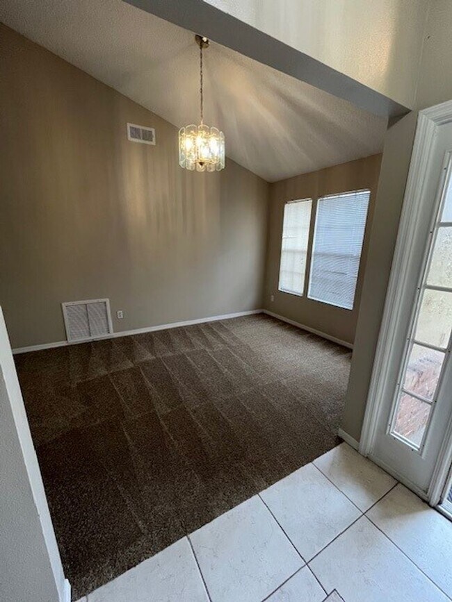 Foto del edificio - **4/2 in Copperfield Estates - Red Bug Lak...