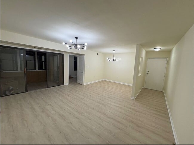 Foto del edificio - Columbia Condo