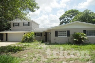 Building Photo - 2713 Greenfield Ave