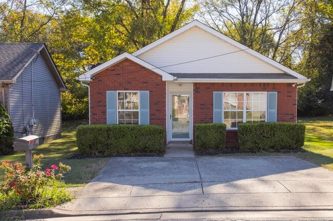 Building Photo - 2029 Williams Valley Dr