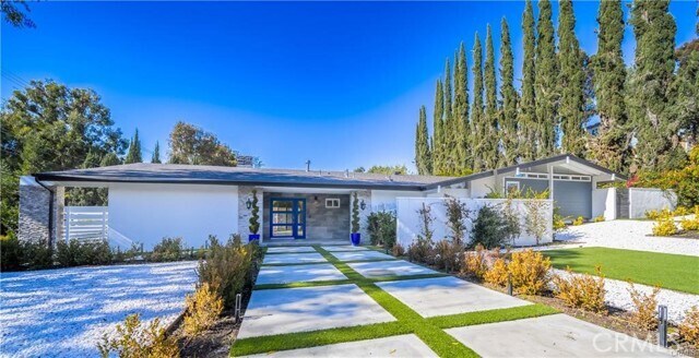 Primary Photo - 5105 Lubao Ave