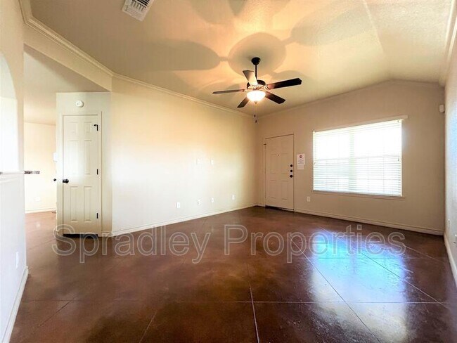 Building Photo - 505 Karey Dr