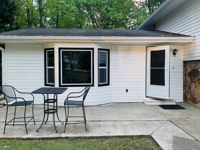 Front View - 955 Camp Creek Dr SW