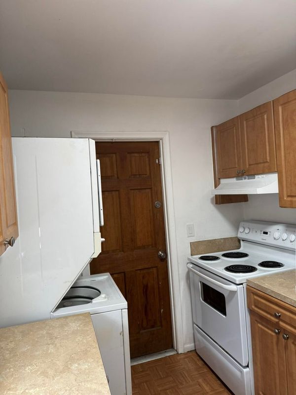 Foto del edificio - 1245 W 35th St