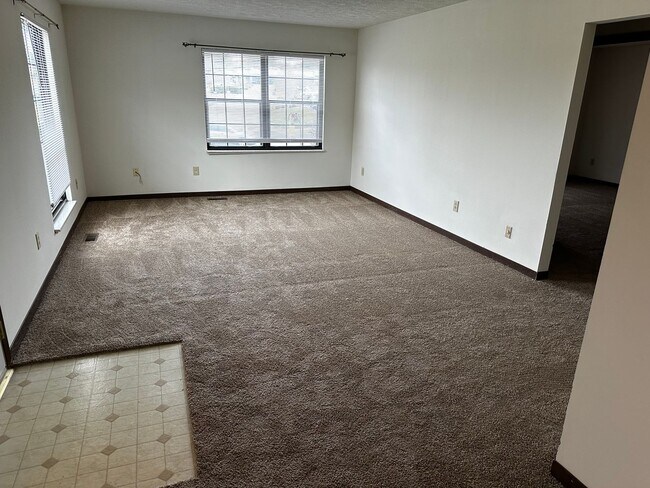 Foto del edificio - 631 E Waterloo Ct