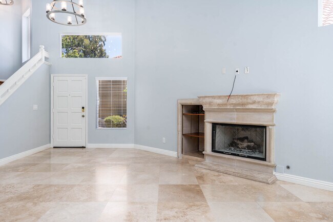 Building Photo - 3 Optima