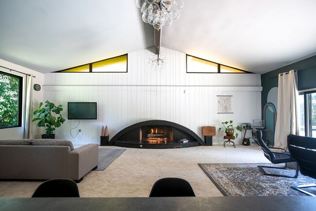 Building Photo - Retro Paradise with Inground Pool for Leas...