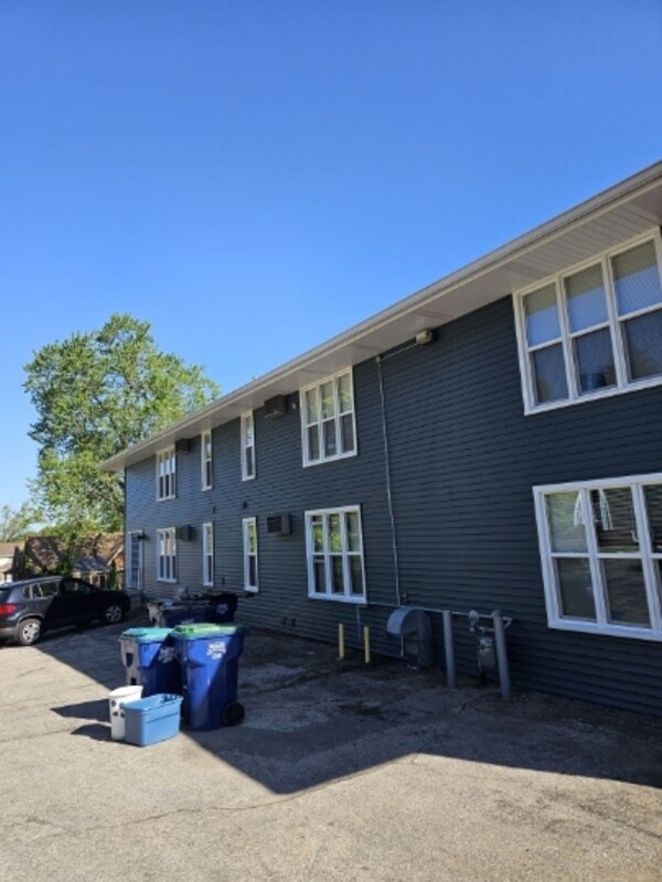 Foto del edificio - 401 S Van Buren St