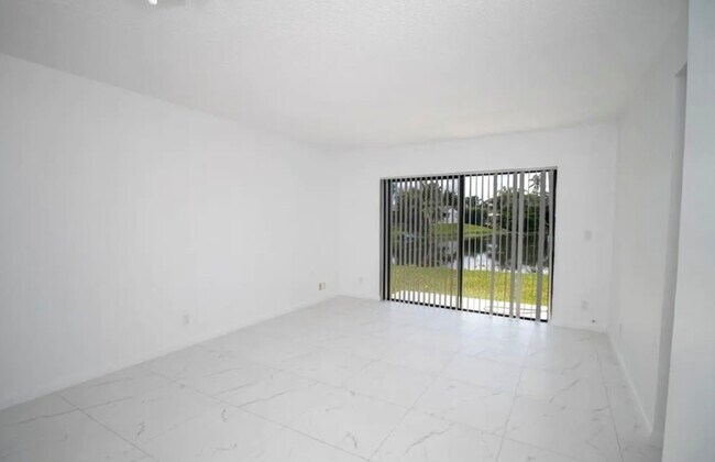 Foto del edificio - 11430-11442 Building Coral Springs