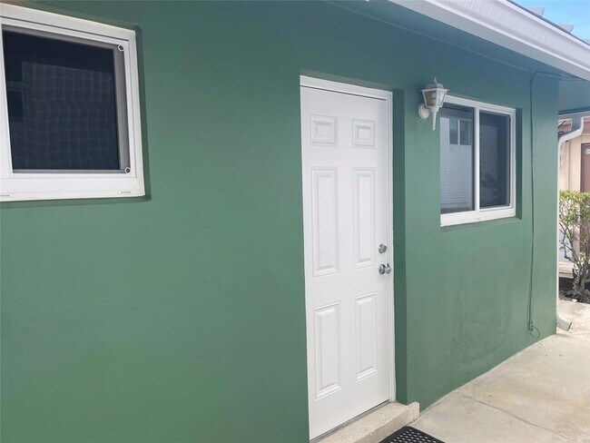 Building Photo - 4440 Bougainvilla Dr