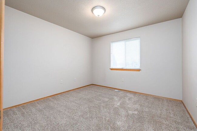 Building Photo - 5504 Bakerloo Ln