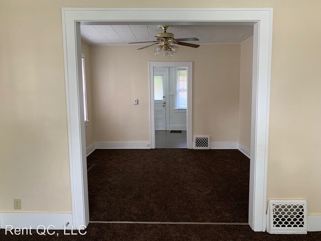 Building Photo - 3 br, 1 bath Apartment - 2739 11th Ave B