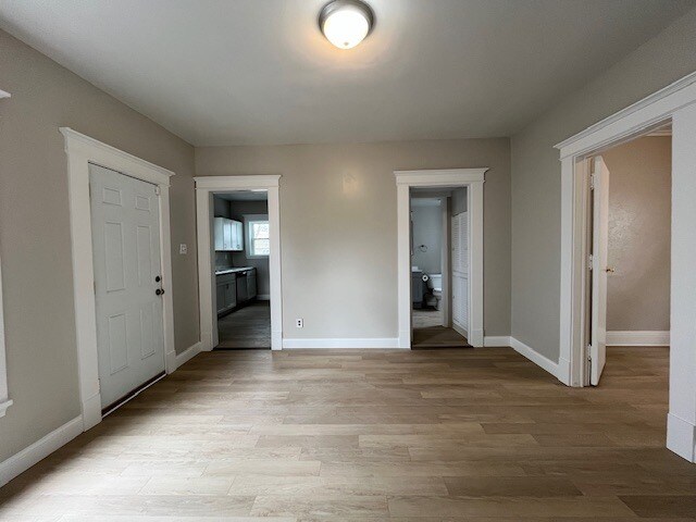 Foto del edificio - 911 E Washington St