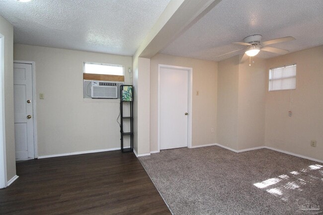 Building Photo - 5 Edgewood Cir