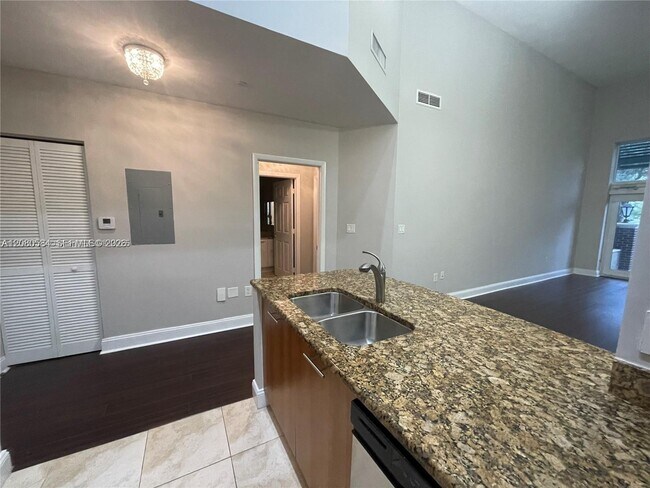 Foto del edificio - 510 NW 84th Ave