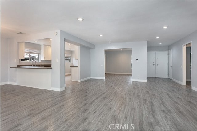 Foto del edificio - 6631 Nagle Ave