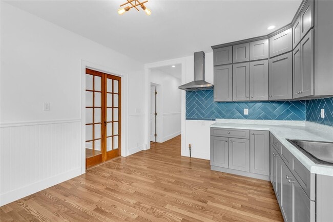 Building Photo - 127 Maple Ave