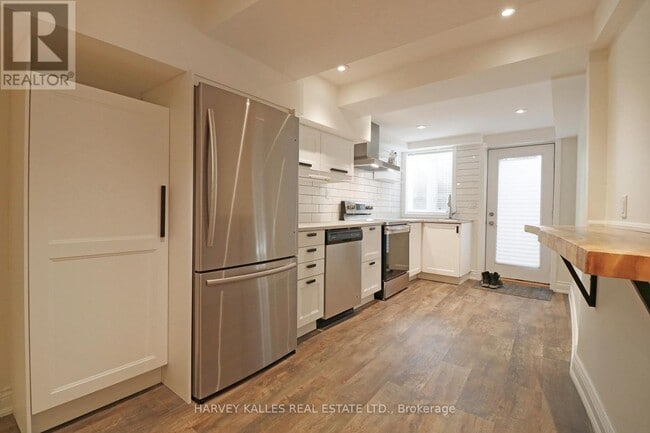 Building Photo - 202 Claremont St