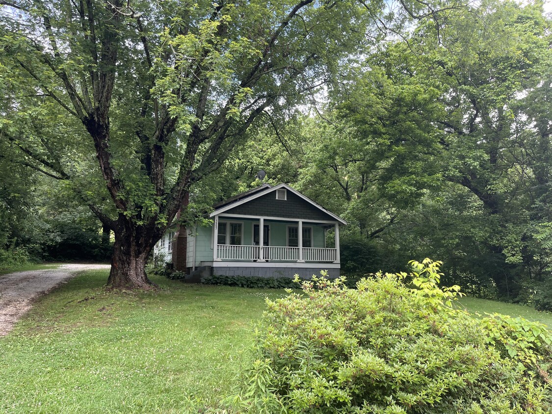 Foto principal - 1557 Brevard Rd