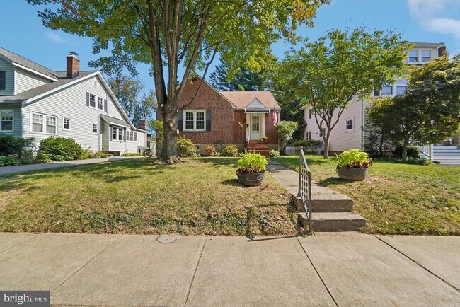 Foto del edificio - 204 Glenmore Ave