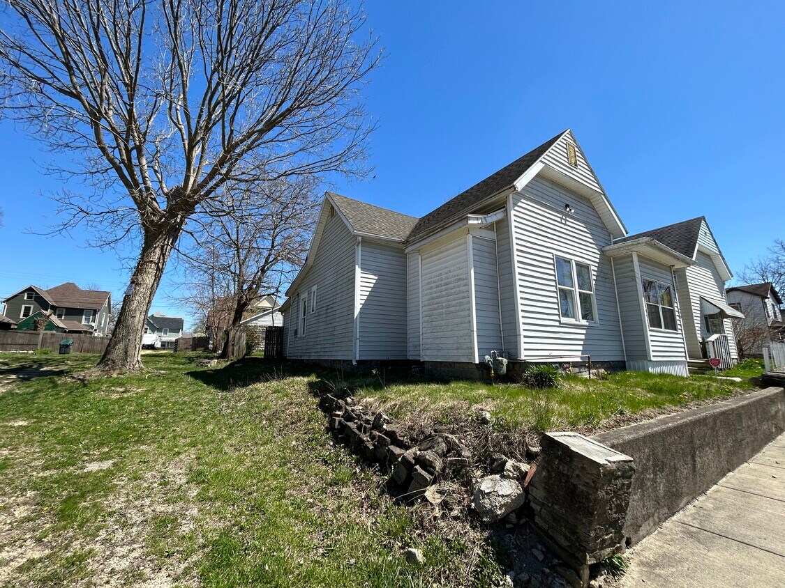 428 S Proud St, Muncie, IN 47305 House Rental in Muncie, IN