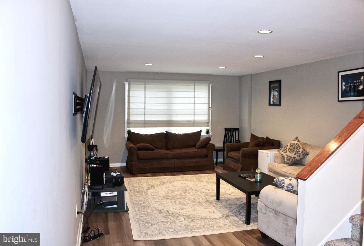 Foto principal - 4849 Ogle St
