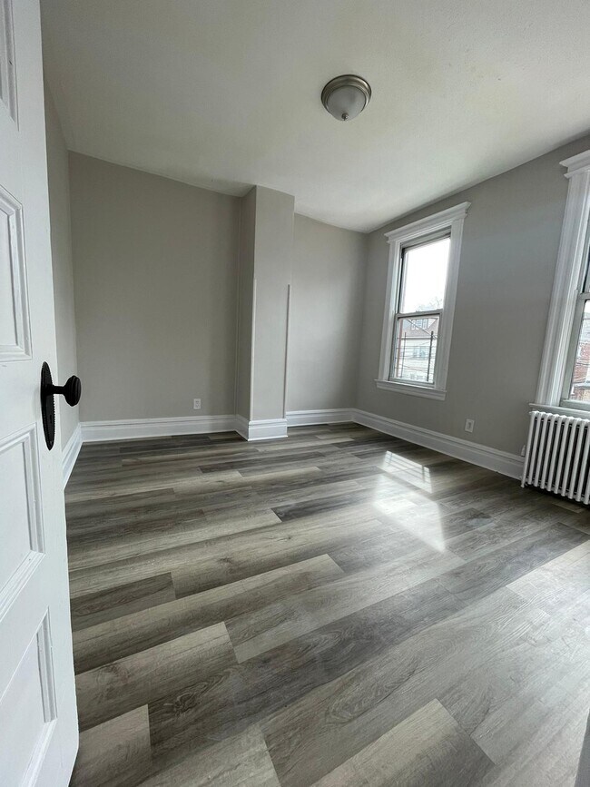Unit 2 - 210 Van Nostrand Ave