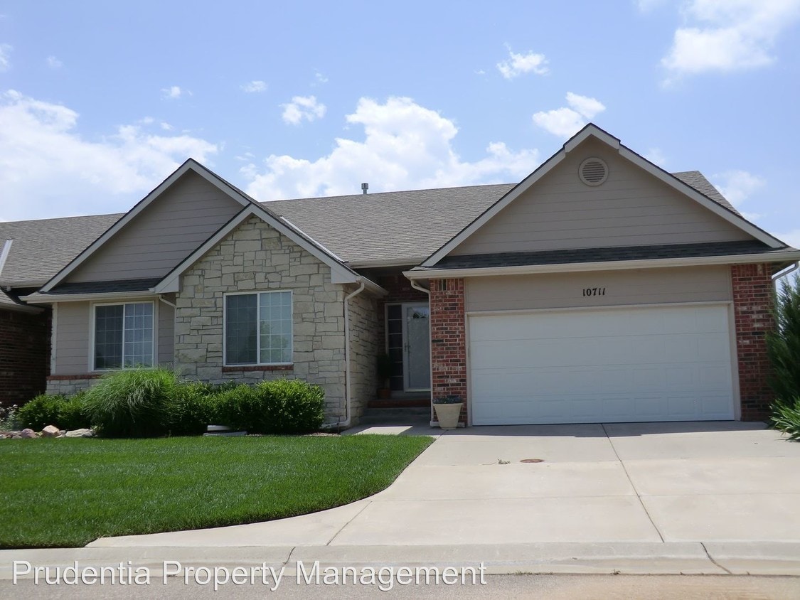 10711 W Clubview Rd, Maize, KS 67101 House Rental in Maize, KS