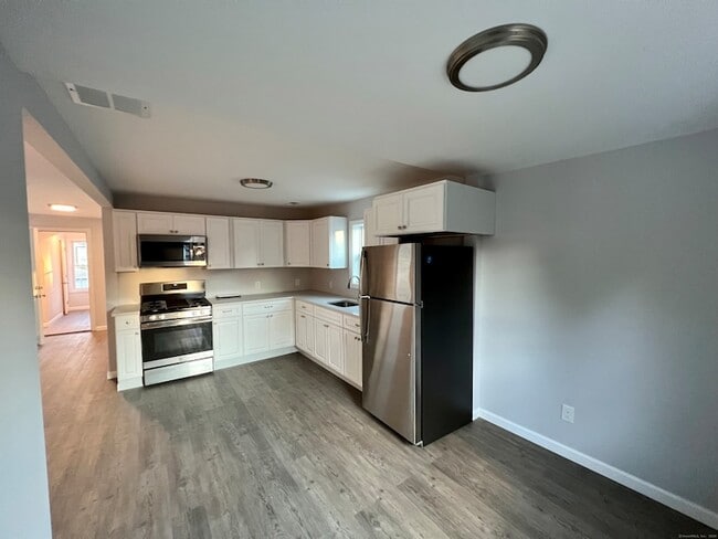 Foto del edificio - 415 Hollister Ave