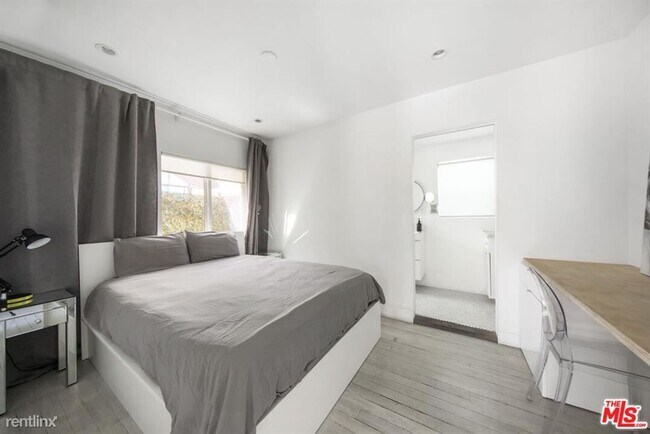 Foto del edificio - 2 br, 2 bath House - 1417 Echo Park Ave