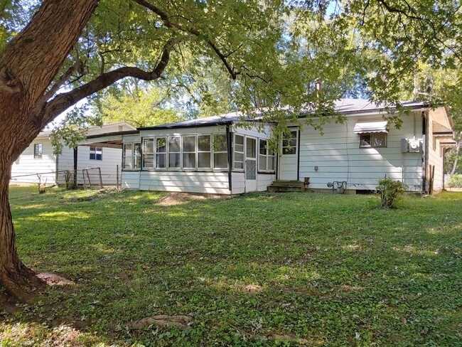 Building Photo - Indy Home for Rent