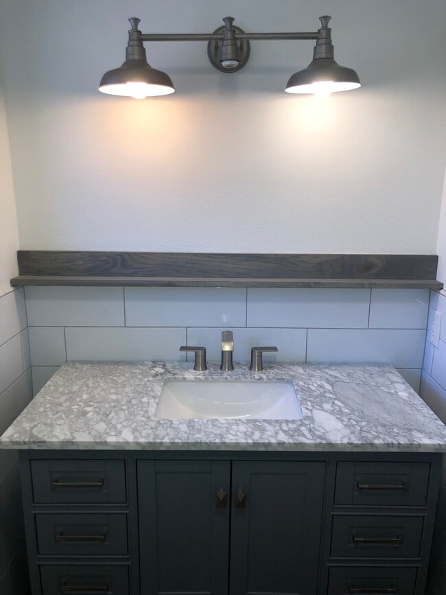 Bathroom #1 - 12885 Golf Course Dr