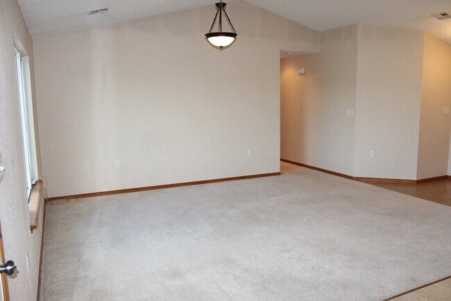 Foto del edificio - Great home in East Manhattan! *UPDATED PHOTOS COMING SOON*