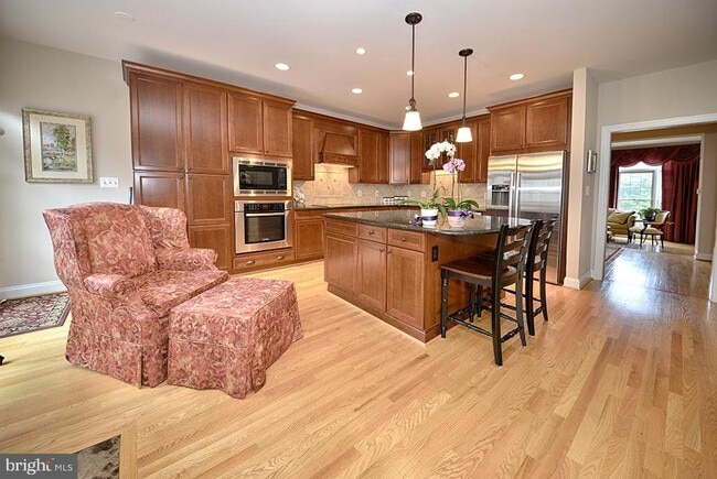 Building Photo - 2702 Pembsly Dr