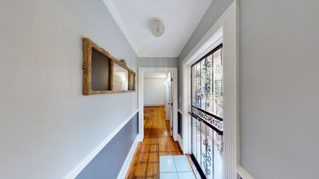 Foto del edificio - 1004 Belmont Ave
