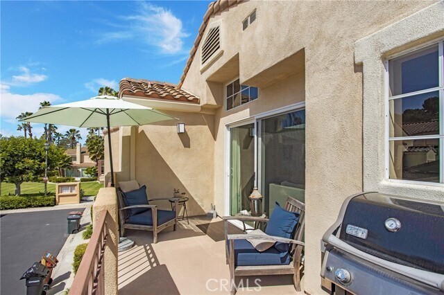 Building Photo - 48 Chandon