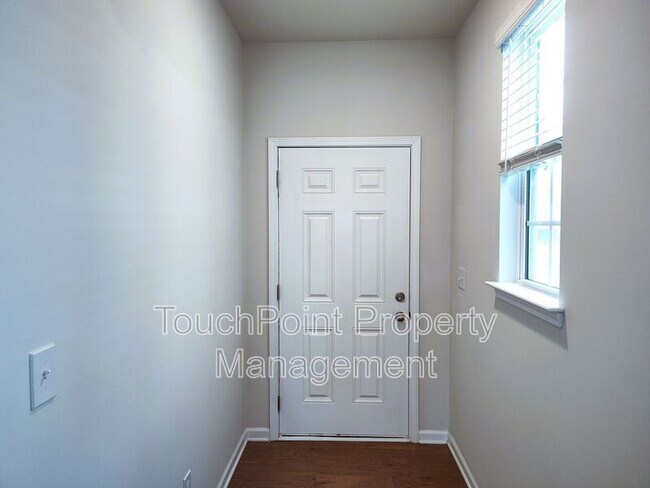 Foto del edificio - 3327 Glenn Hope Wy