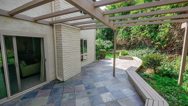 Foto del edificio - “Move-In Special” $1,000 off the first mon...