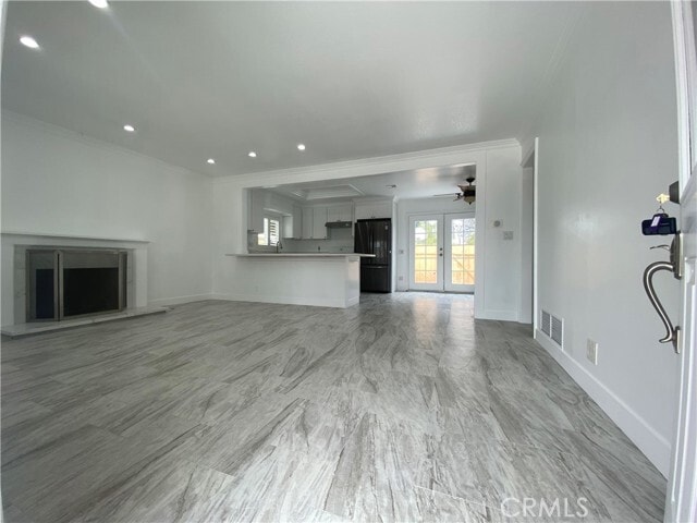 Building Photo - 4422 W Oakfield Ave
