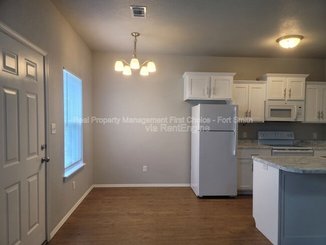 Building Photo - 2100 Ingalls Ln