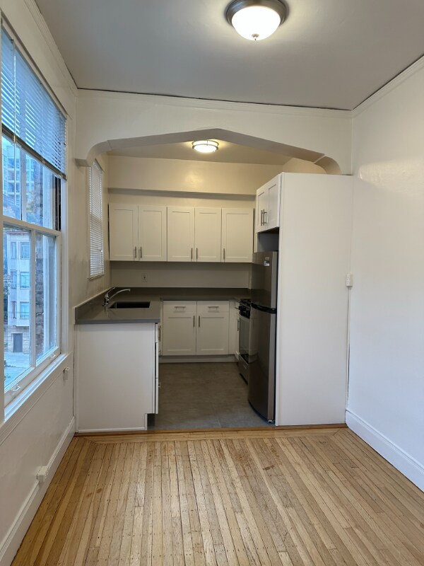 Primary Photo - 1855 Washington St