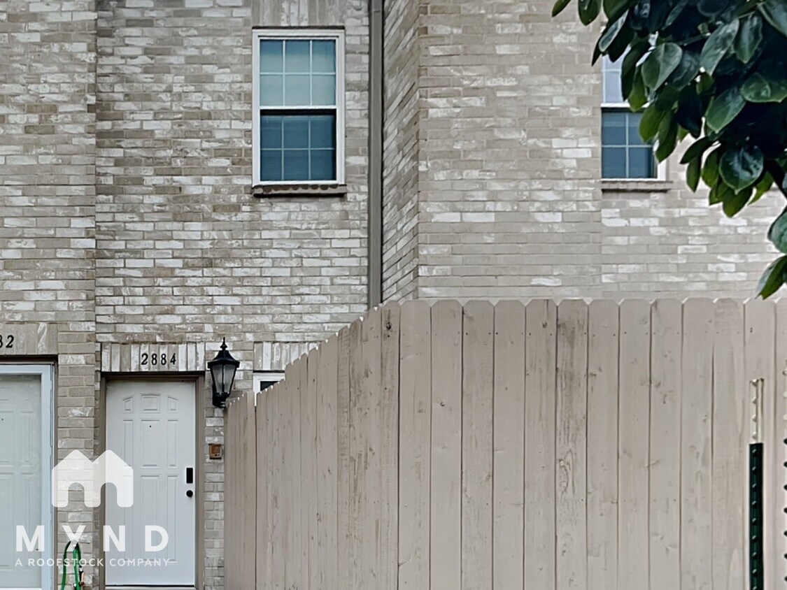 Foto principal - 2884 Holly Hall St