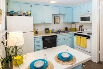 Building Photo - 3405 Helms St