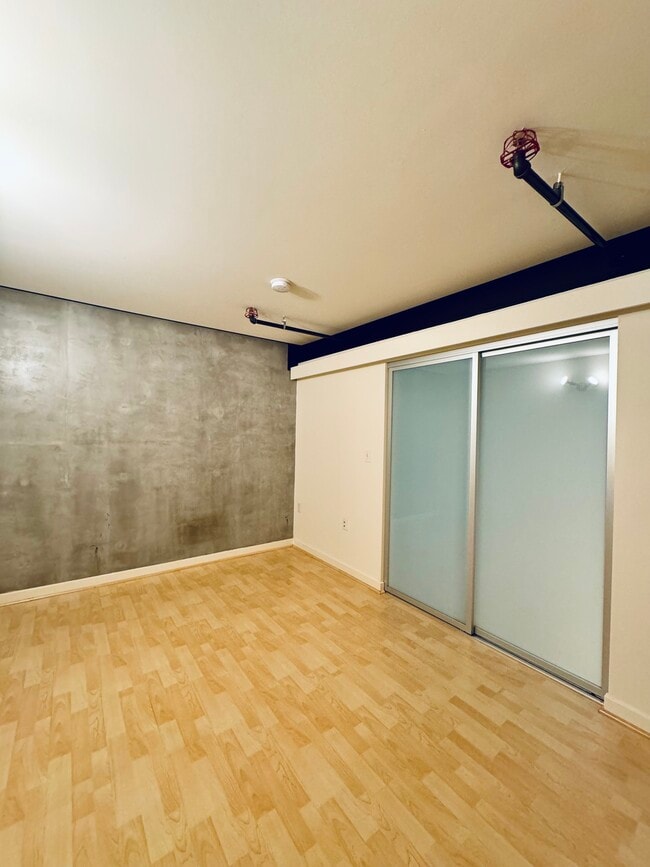 Downstairs bedroom - 673 Brannan St