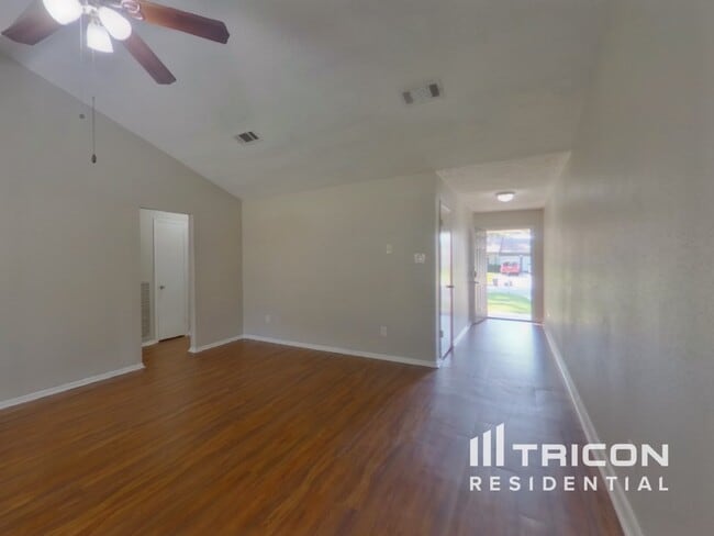 Foto del edificio - 4511 Burkegate Dr