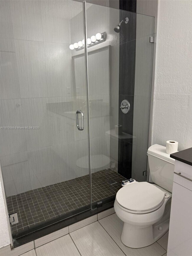 Foto del edificio - 5241 Geneva Ct