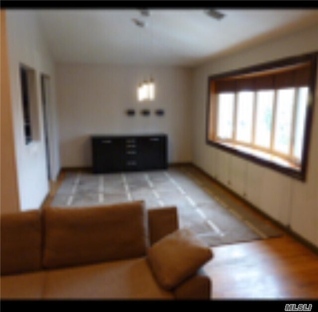 Foto del edificio - 146-47 Bayside Ave